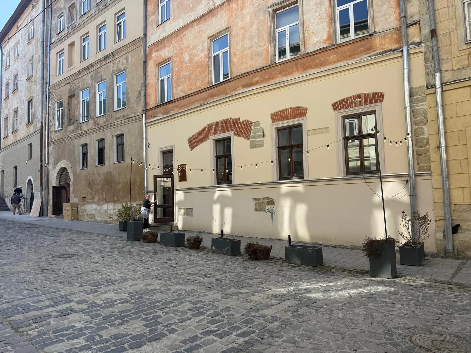 Приміщення, Галицький: фасадний вхід, 3 вітрини, 20 кВт - фото 4
