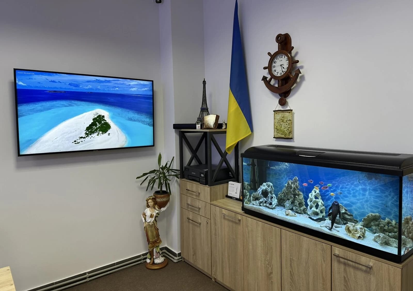 Офіс, Оболоня: фасадне, резервне живлення, панорамні вікна - фото 3