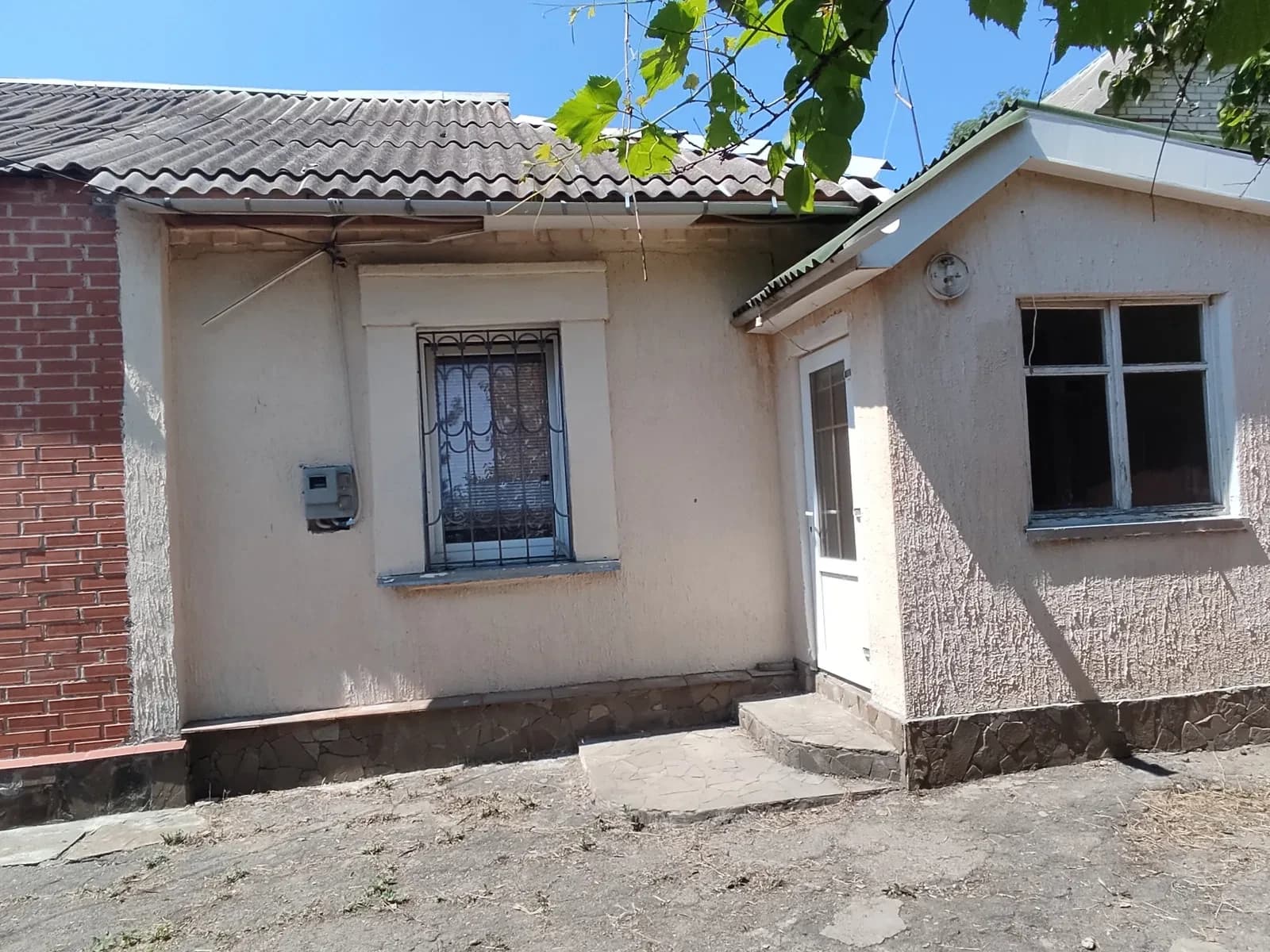 Частина будинку, Умань: окремий двір, гараж, 2 хв до ринку - фото 1