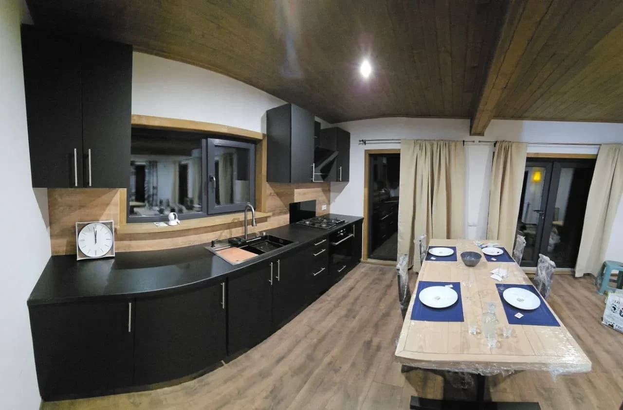 Будинок, Микуличин: 4 спальні, 2 тераси, краєвид на гори - фото 4