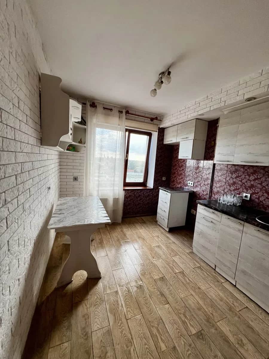 2-кімнатна квартира, Шостка: ремонт, окремі кімнати, гараж 108 м² - фото 1