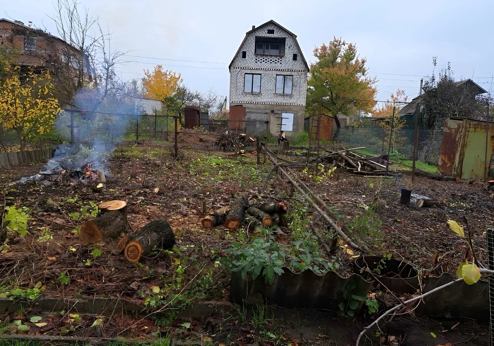 Будинок, Привільне (Запоріжжя): гараж у підвалі, 6 соток, охорона території - фото 1