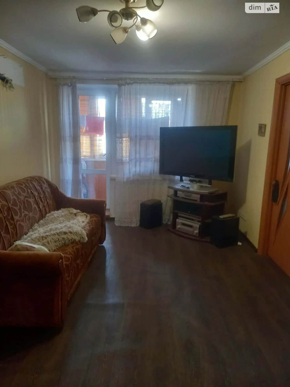4-кімнатна квартира, Шостка: кухня-студія, косметичний ремонт - фото 1