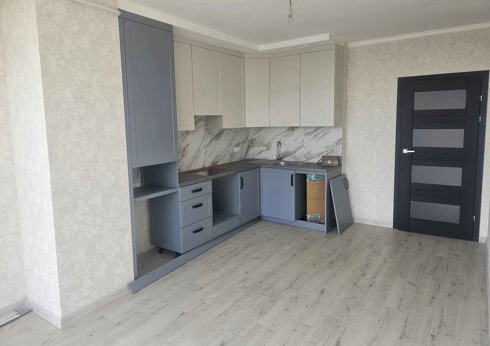 2-кімнатна квартира, Чайка: газ і вода без світла, панорамні вікна - фото 3