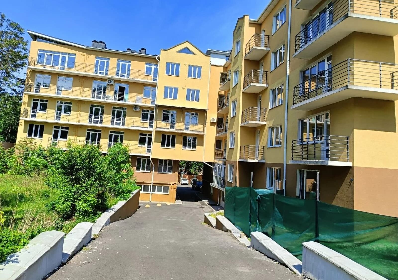2-кімнатна квартира, Центр: новобудова, закритий двір - фото 1
