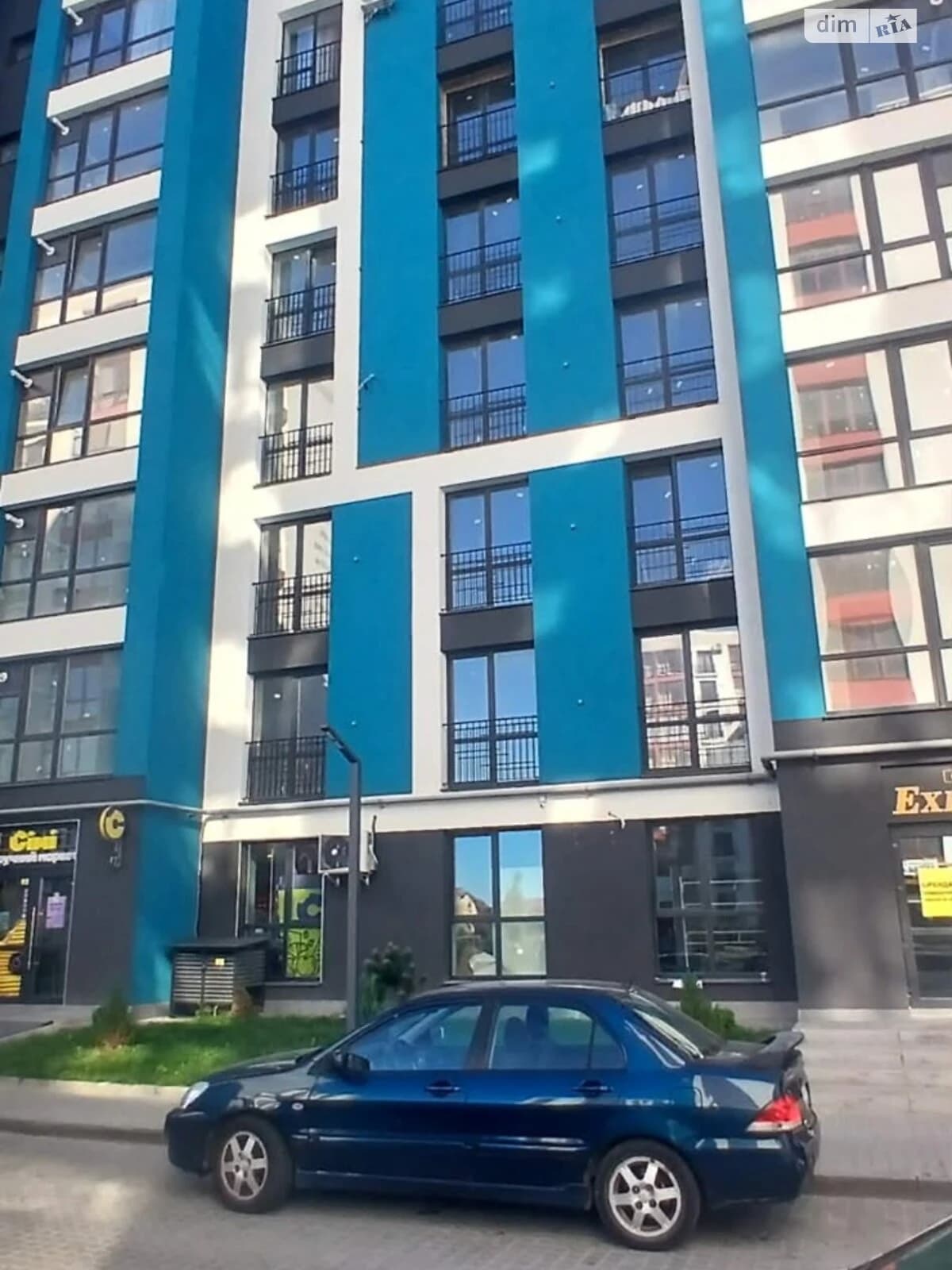 3-кімнатна квартира, Крихівці: панорамні вікна, балкон - фото 1