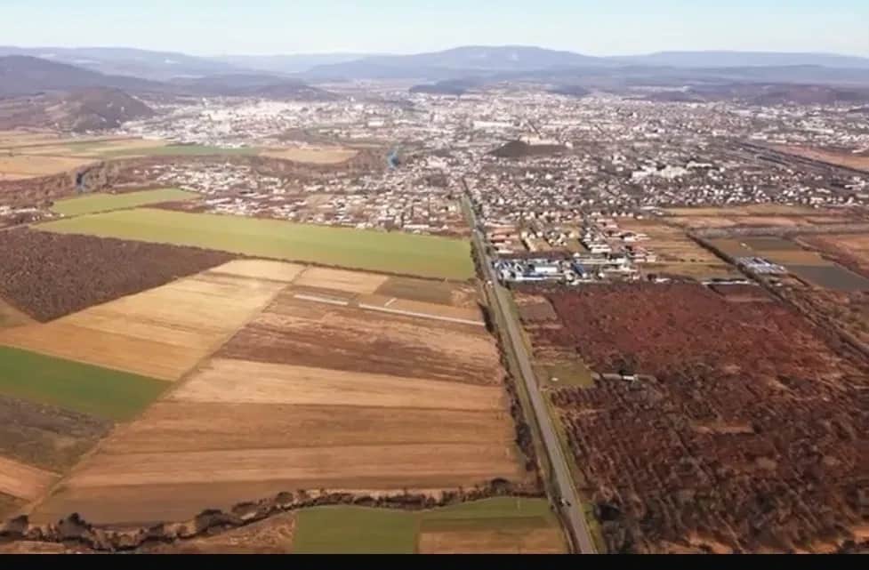 Ділянка 324 соток, Мукачево: фасад на дорогу, активний трафік - фото 2