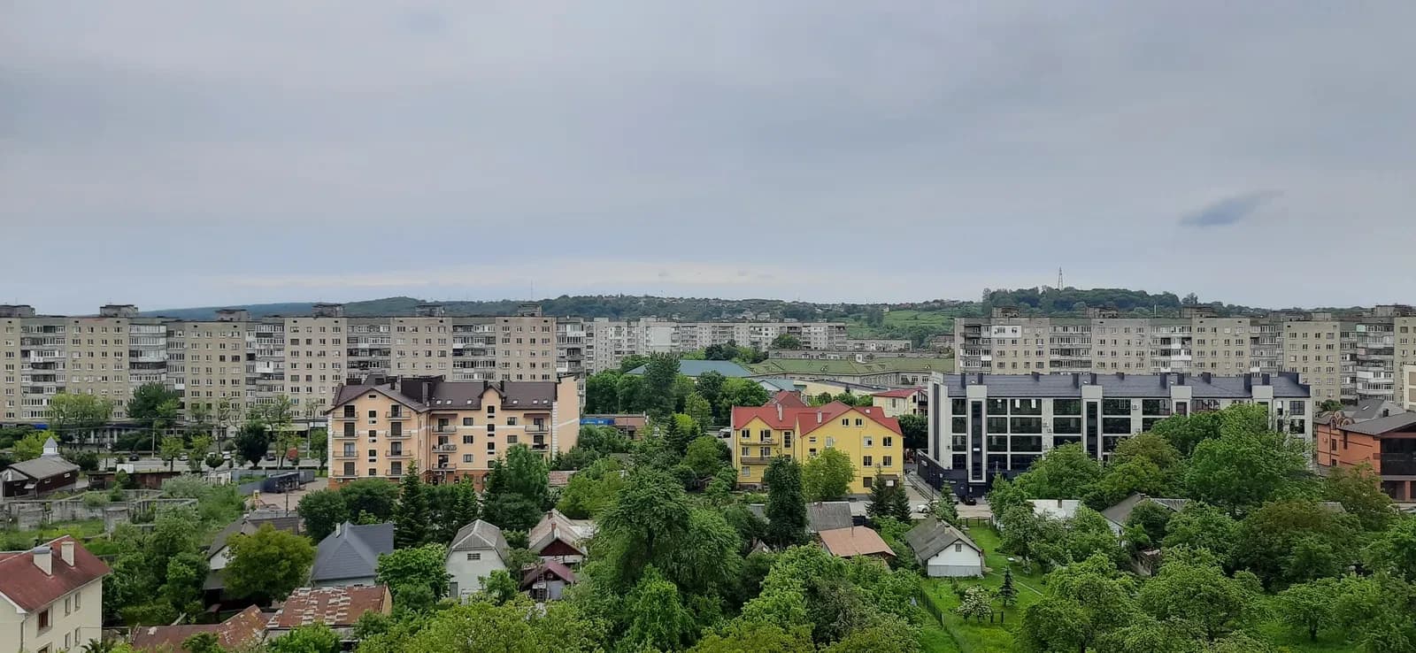 2-кімнатна квартира у ЖК Комфорт-Сіті: тераса, панорамні вікна - фото 4