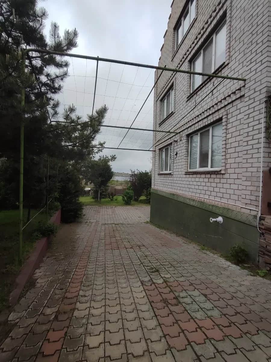 Будинок у Ракетній Рощі: три поверхи, два гаражі, річка за 50 м - фото 2
