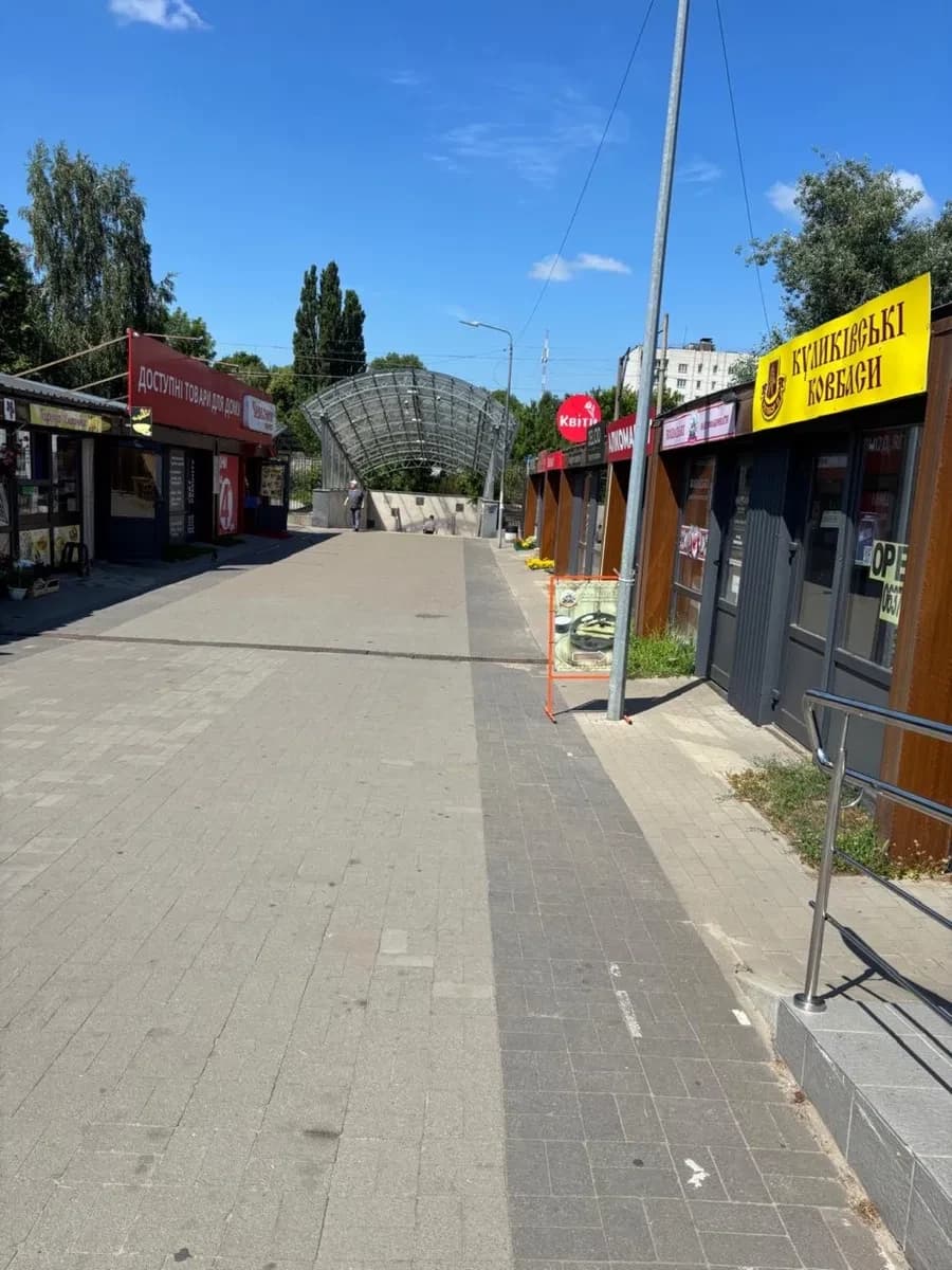 Магазин, Ринок Вісла: прохідна локація, центральна дорога - фото 2