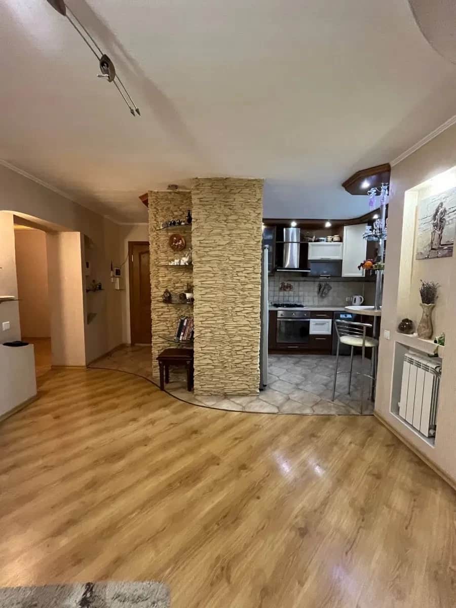 4-кімнатна квартира, Конотоп: авторський ремонт, сертифікати - фото 1