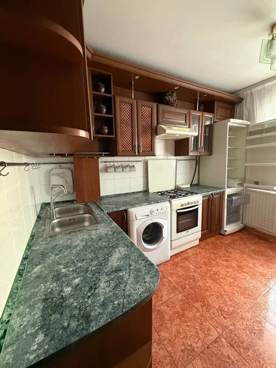3-кімнатна квартира, Південно-Західний: два балкони, 2 хв до зупинки - фото 1