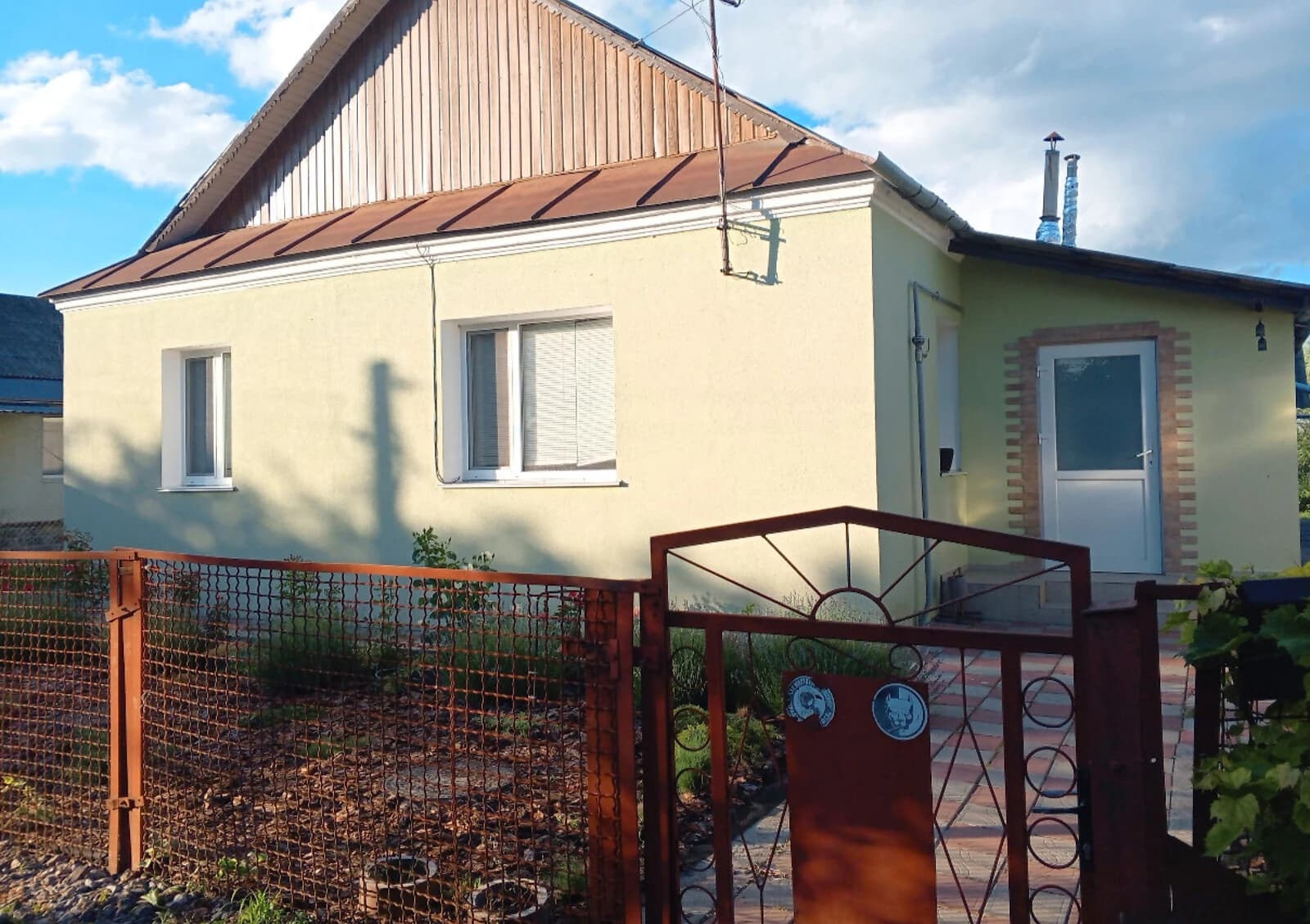 Будинок, Старокостянтинів: 10 соток, 4 спальні, свердловина - фото 1