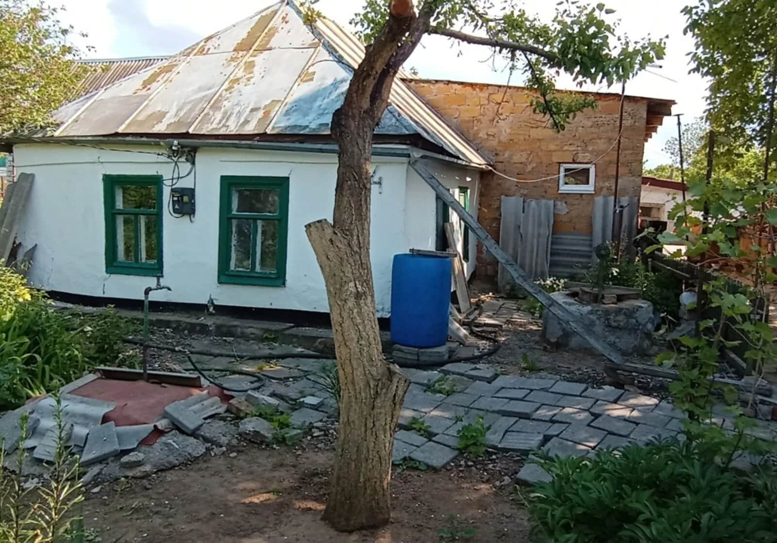 Будинок, Корабельний: ділянка 8 соток, веранда, потребує ремонту - фото 1