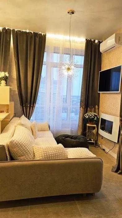 1-кімнатна квартира у ЖК Гранд Бурже: дизайнерський ремонт, мансарда - фото 1