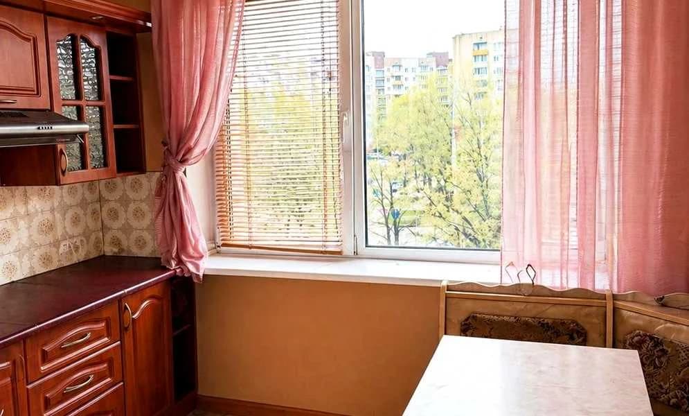 2-кімнатна квартира, Подільський: лоджія на дві кімнати, жилий стан - фото 1