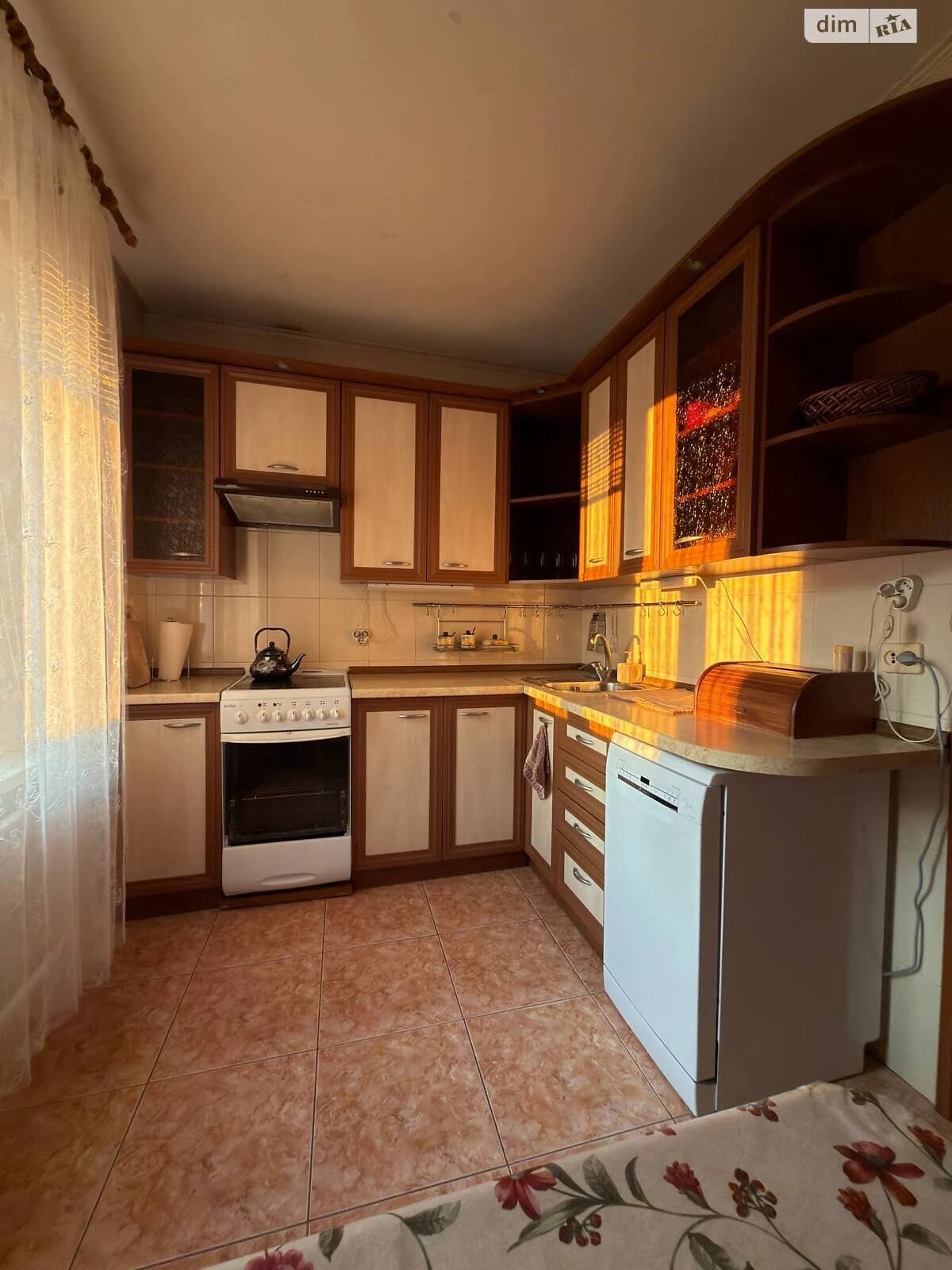 3-кімнатна квартира, Троєщина: інтернет, ліфт і вода без світла - фото 1