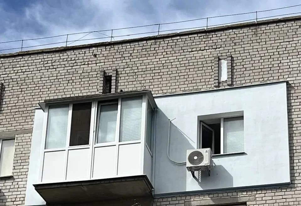 1-кімнатна квартира, Звягель: балкон, новий кондиціонер, можна заїхати - фото 1