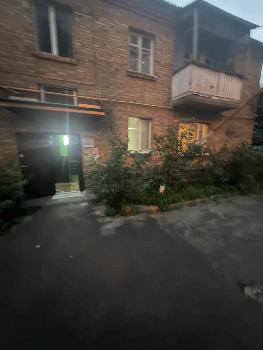 2-кімнатна квартира, Бровари: тепла, безпечний перший поверх - фото 1