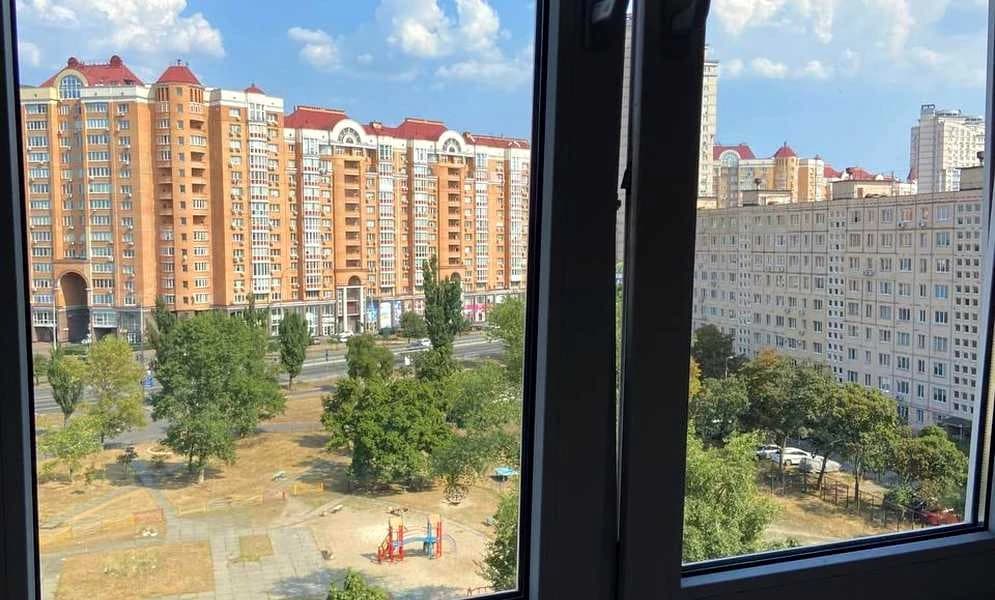 3-кімнатна квартира, Оболонський: тепло, вода й інтернет без світла - фото 1
