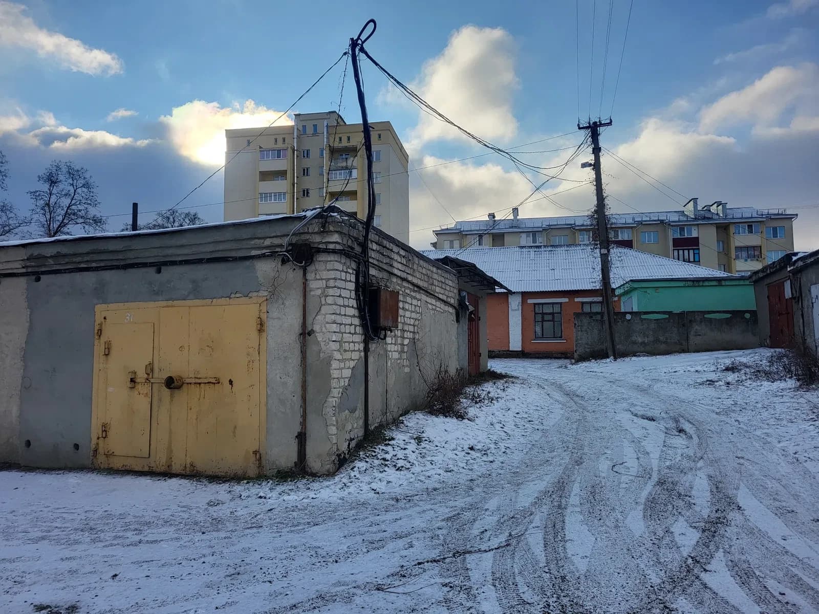 Гараж у районі Ковельського парку: цегляний, приватизований - фото 3