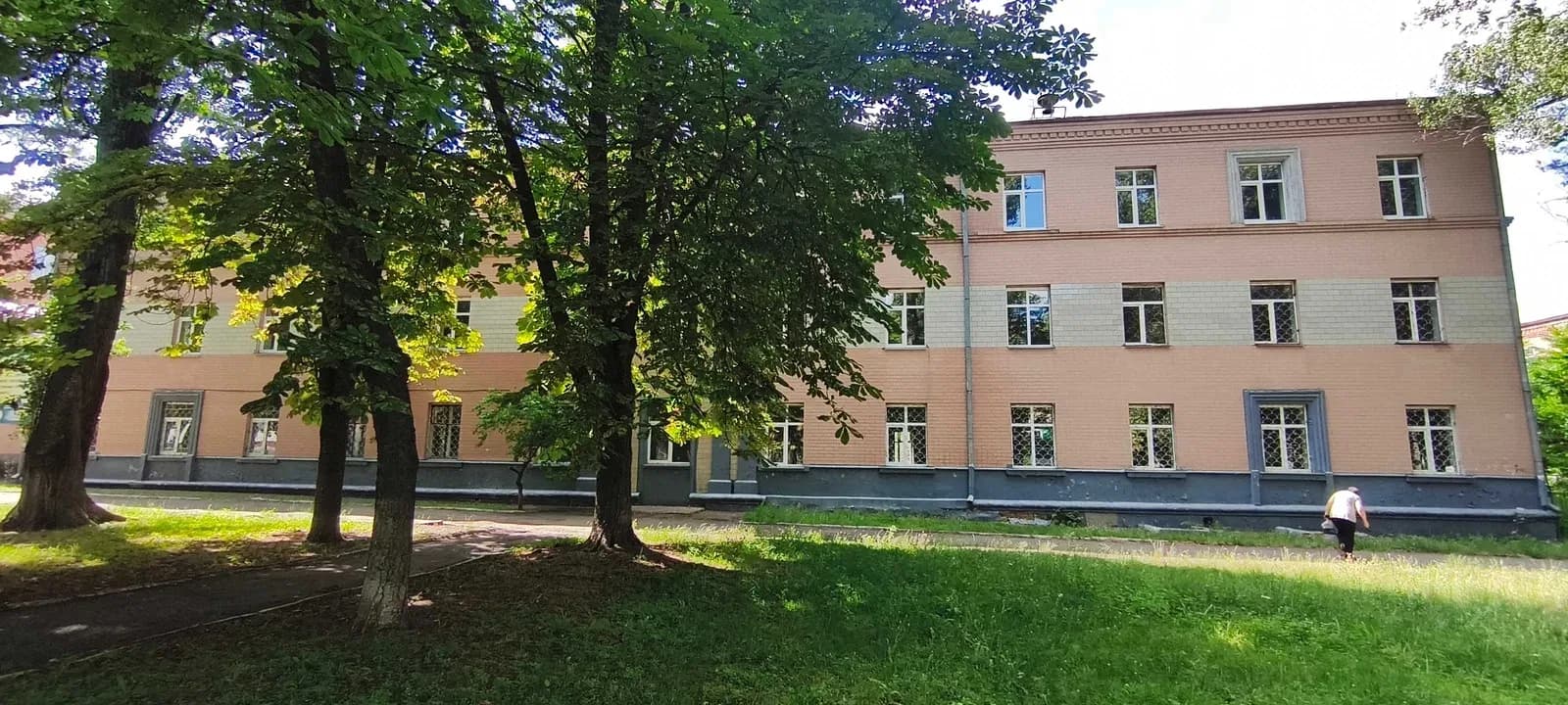 Приміщення, район вокзалу: фасадний вхід, перепланування, 3 поверхи - фото 1