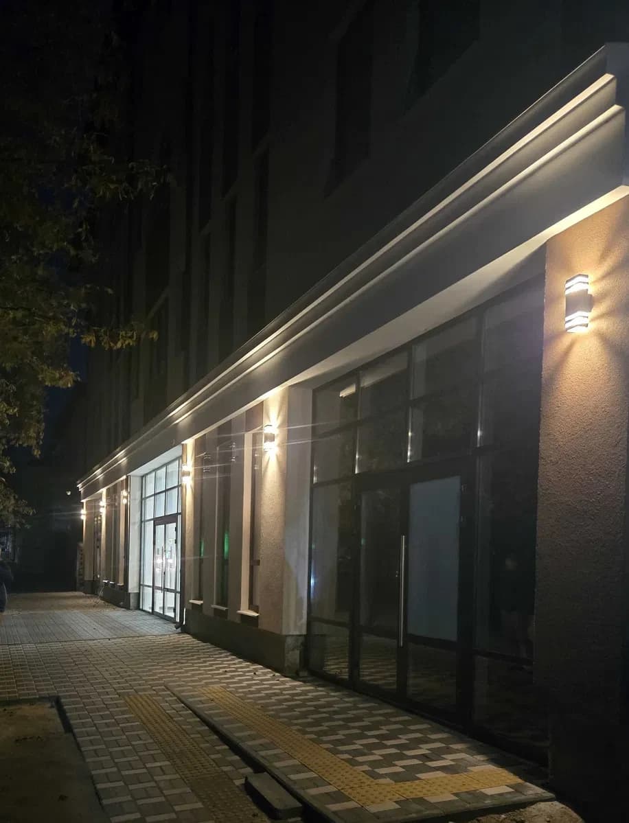 Приміщення, Подільський: фасадні торгові площі 800 м², готовність 100% - фото 3