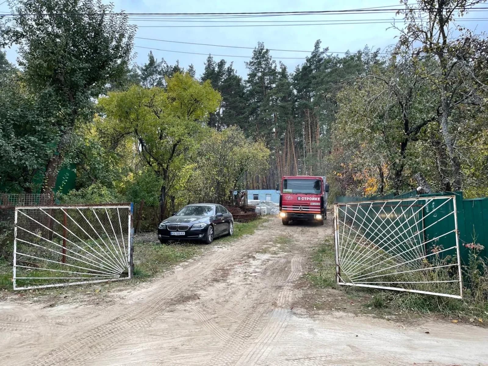 Ділянка 8 соток, Водогон: перша лінія до лісу, фундамент під будинок, торг - фото 1