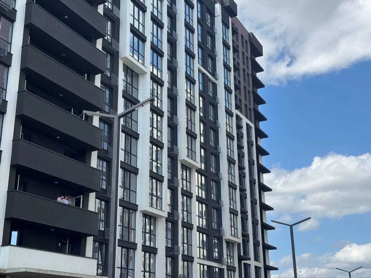 2-кімнатна квартира у ЖК Manhattan: здана, 5 хв до Міського Озера - фото 1