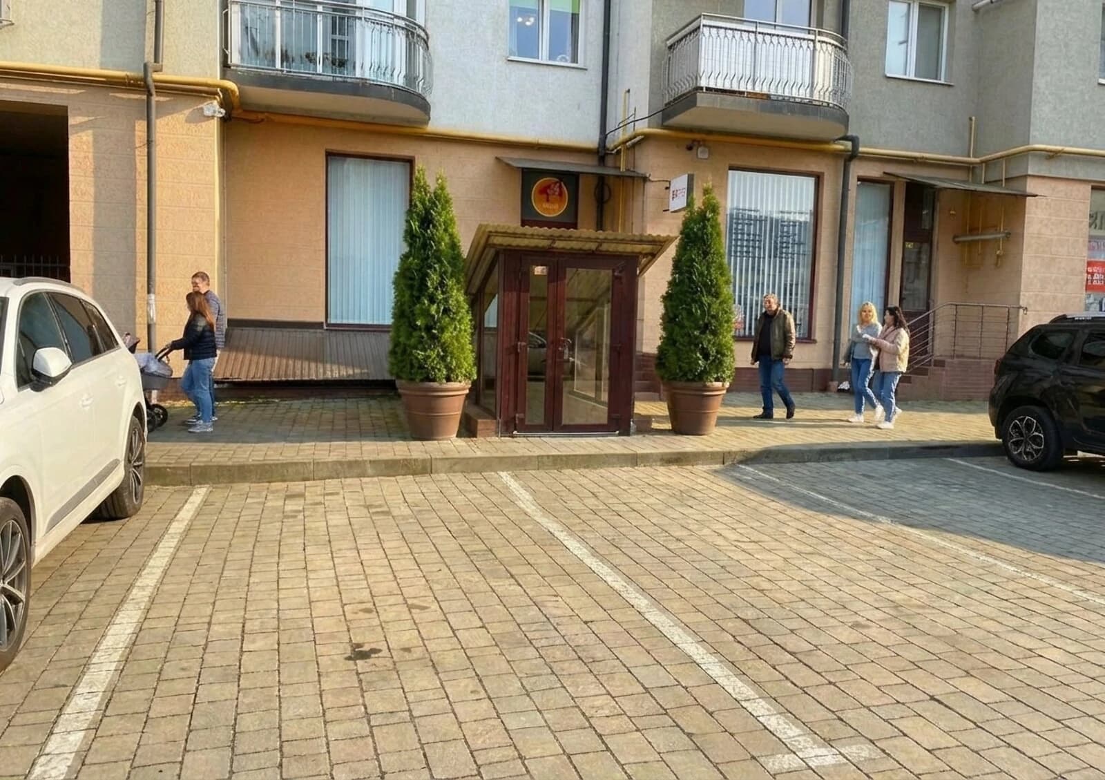 Приміщення, Каскад: 5 приміщень, цокольний поверх, відкрита стоянка - фото 1