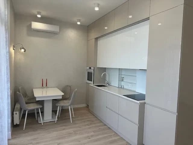 1-кімнатна квартира у ЖК UNIT.Home: дизайнерський ремонт, резервне живлення - фото 1