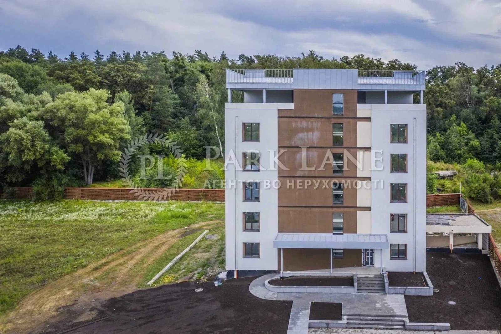 Майновий комплекс, Білогородка: 3 ділянки, 150 кВт, паркінг - фото 1