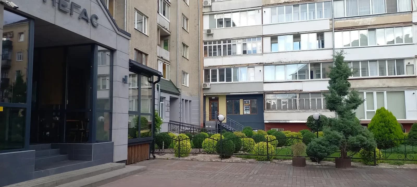 Торгово-офісне приміщення, Івано-Франківськ: фасадний вхід, пандус, 10 кВт - фото 2