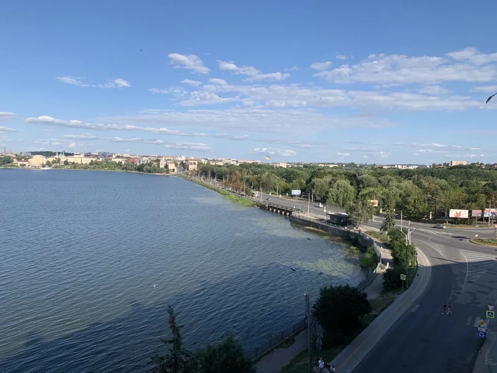 2-кімнатна квартира, Тернопіль: вид на Тернопільський став - фото 2