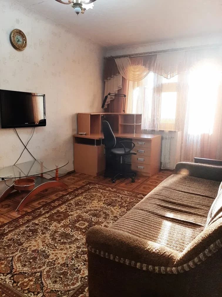 2-кімнатна квартира, Немишлянський: метро за 100 м, дах відремонтований - фото 1
