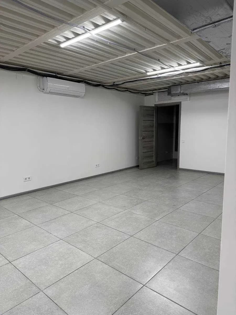 Офіс у БЦ Фабрика, Центральний: новий ремонт, закрита парковка - фото 3