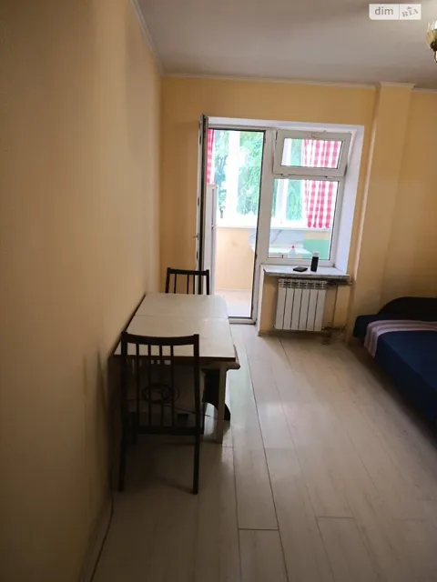 2-кімнатна квартира, Слободка: цегляні стіни, внутрішній двір - фото 4