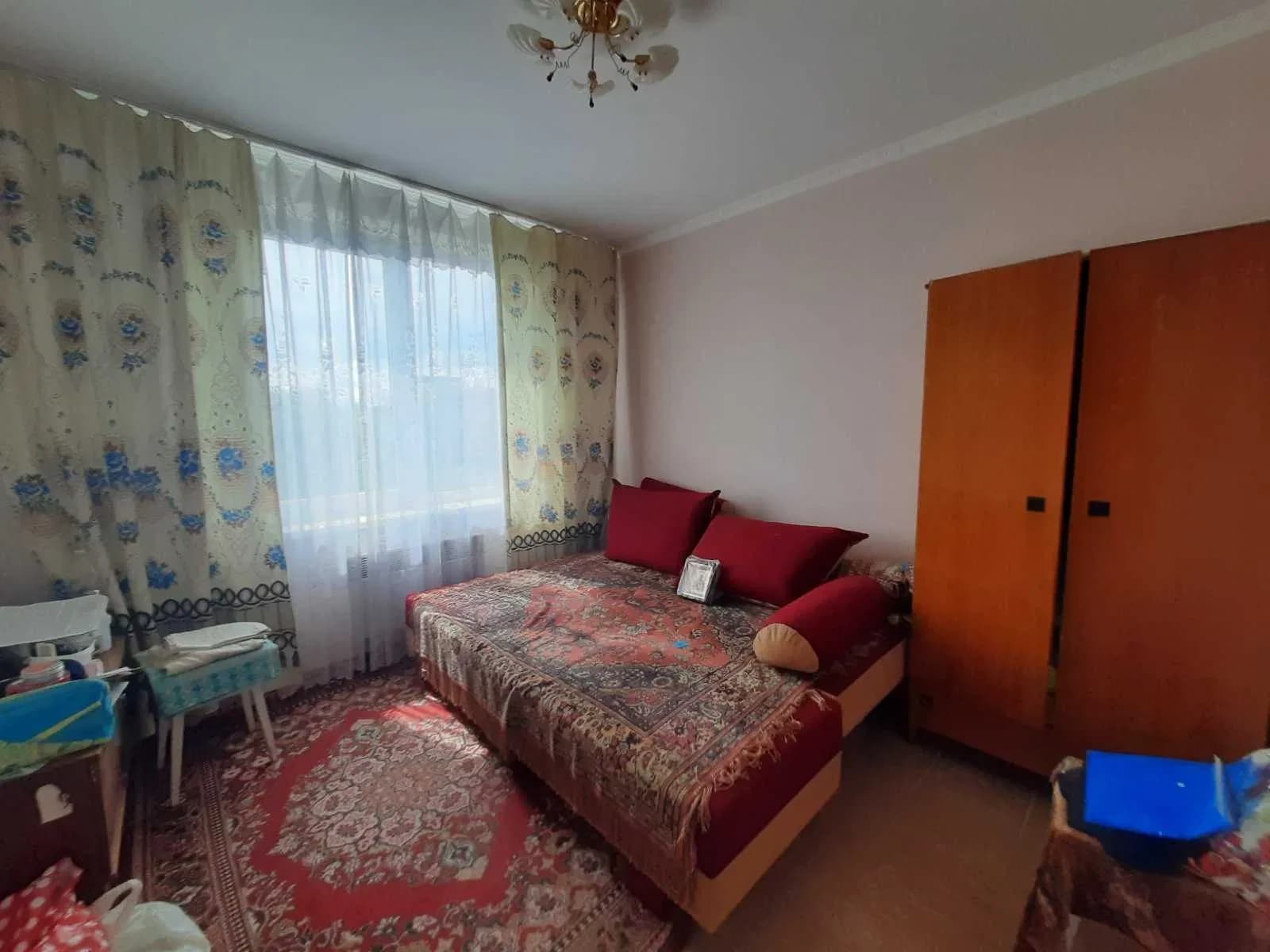 2-кімнатна квартира, Чугуїв: центр, роздільні кімнати, не кутова - фото 2