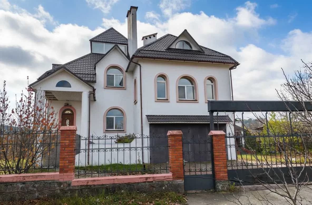 Будинок, Чигирин: 5 рівнів, тенісний корт, власна сауна - фото 1