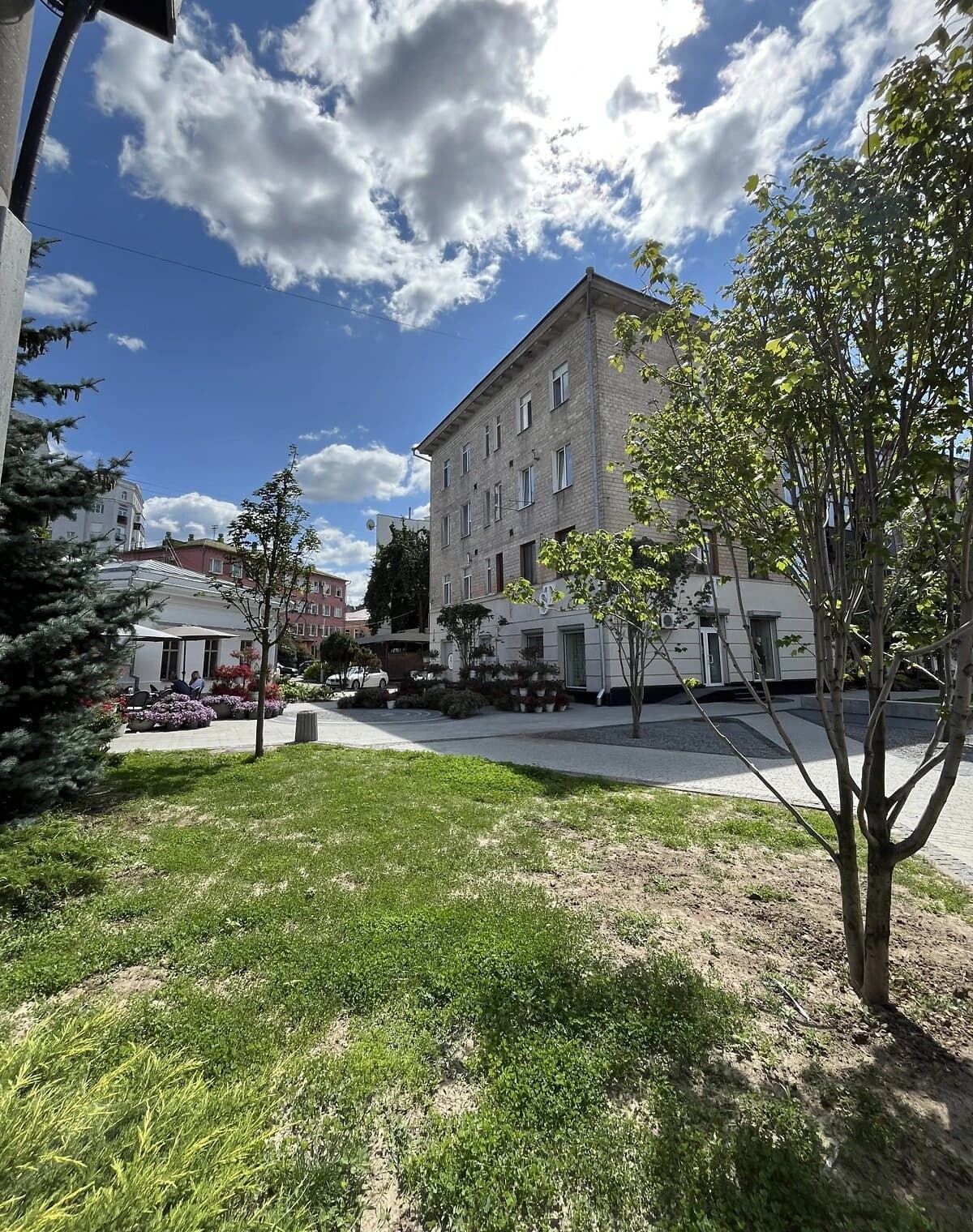 4-кімнатна квартира, Центр: укриття в будинку, потребує ремонту - фото 1