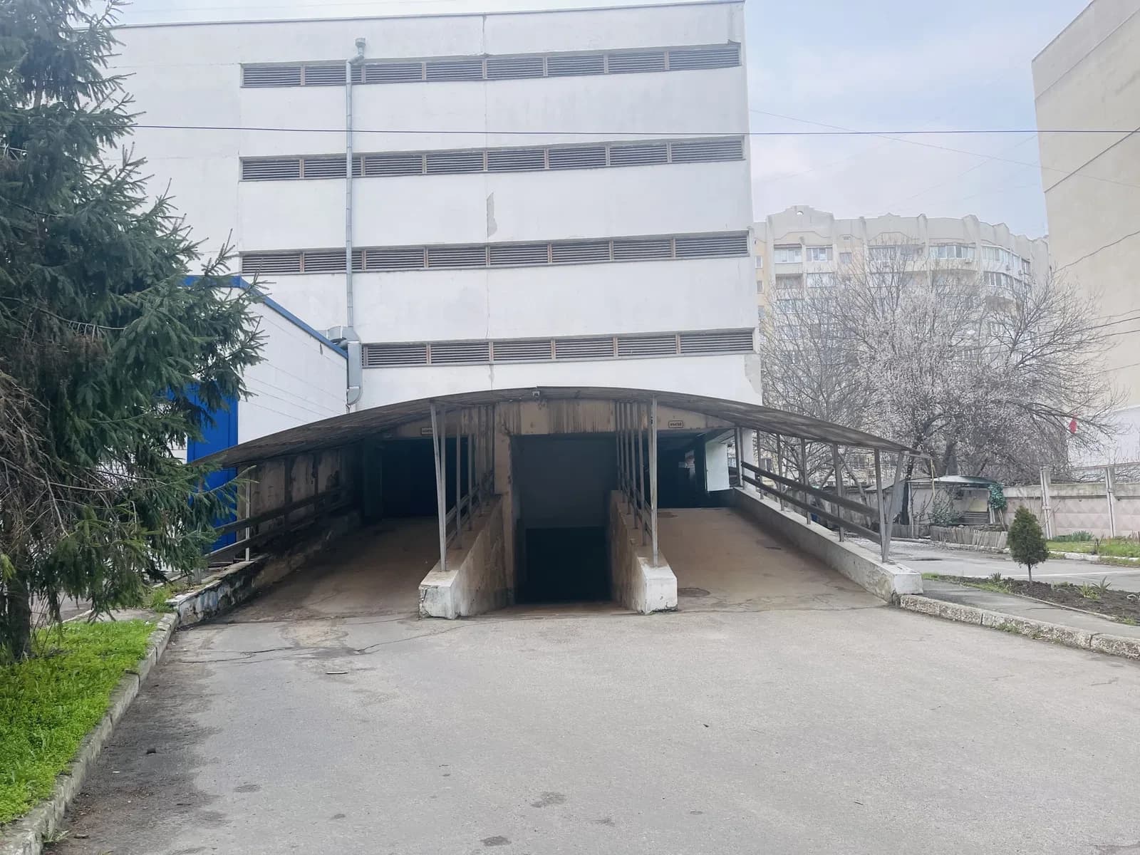 Паркомісце, Приморський: критий наземний, цілодобова охорона, торг - фото 2