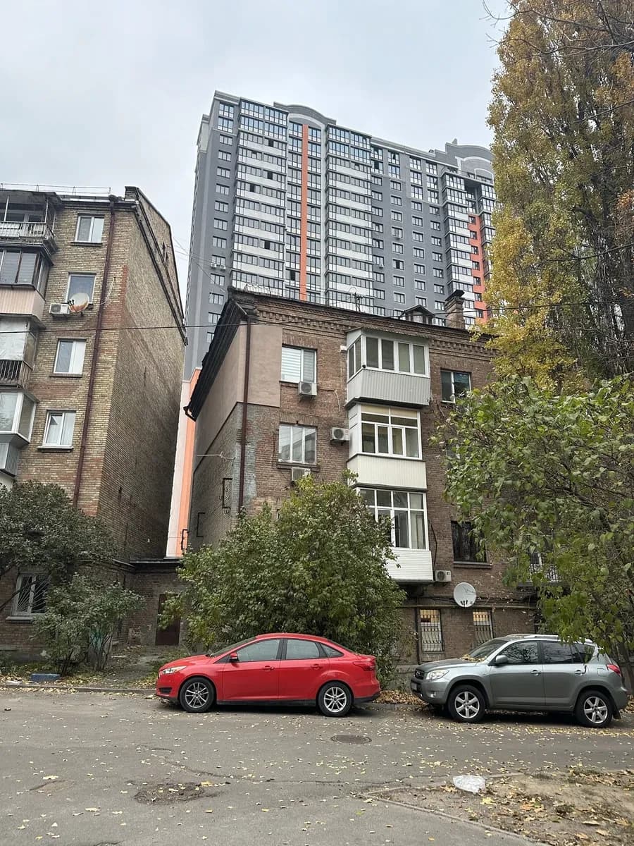 Гараж у ЖК Багговутовський: асфальтована дорога, бетонний - фото 3