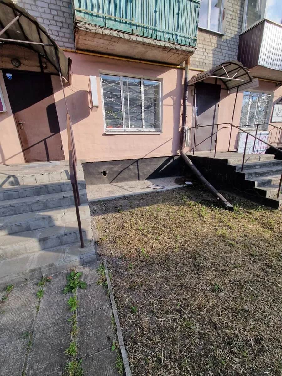 Нежитлове приміщення, Павлоград: фасадне, окремі входи - фото 1