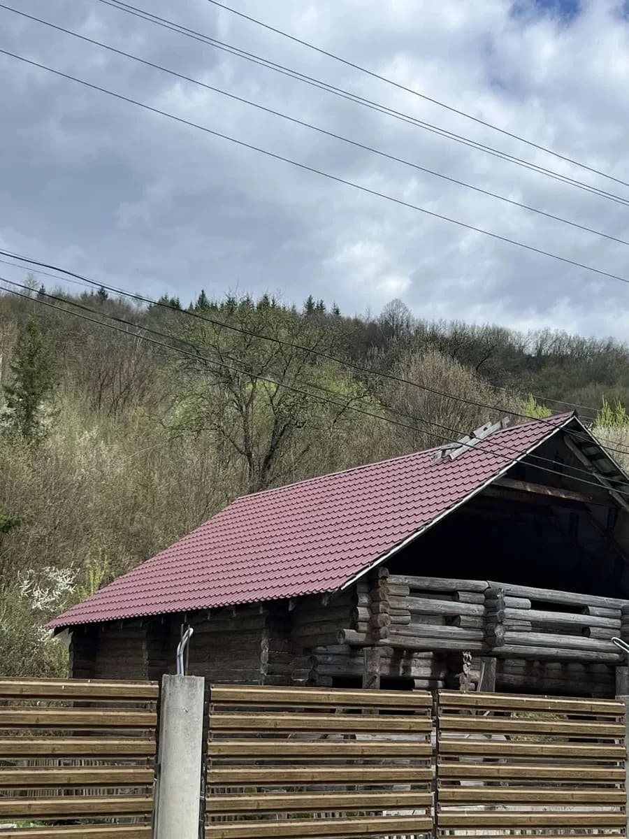 Будинок, Лозянський: дикий зруб, гори, річка через дорогу - фото 3