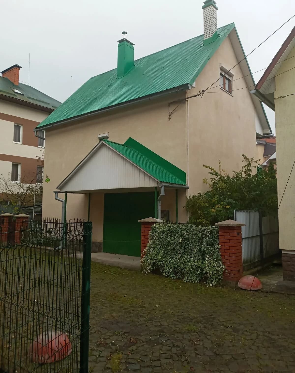 Будинок, Поляна (Мукачево): гараж, бесідка, торг - фото 1