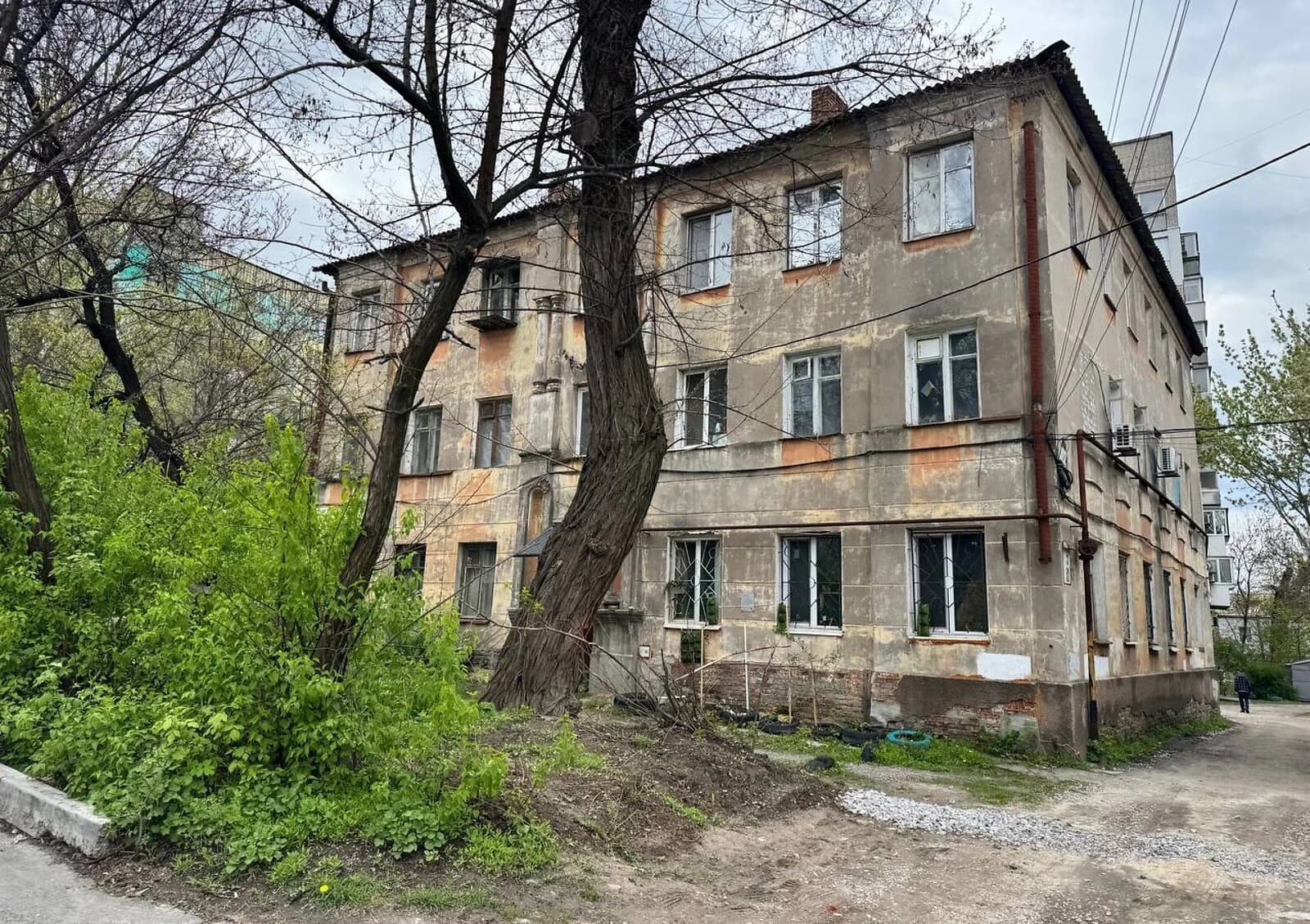 2-кімнатна квартира, Проспект Поля: цегляні стіни, внутрішній двір - фото 1