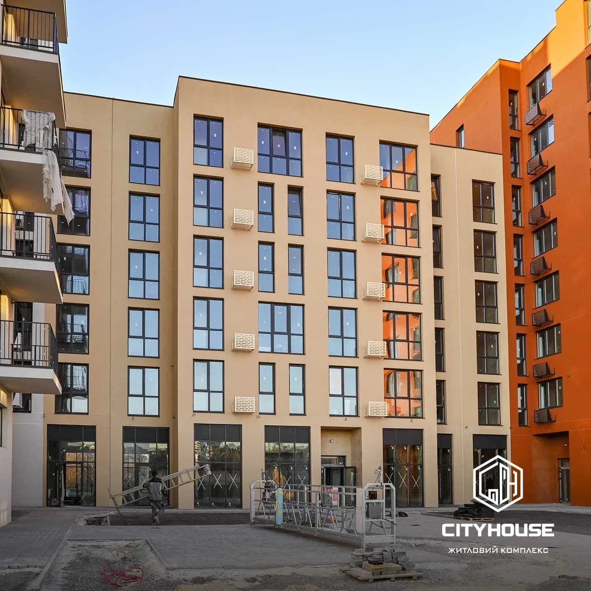 Приміщення у ЖК City House: фасадне, 250 кВт, нульовий цикл - фото 1