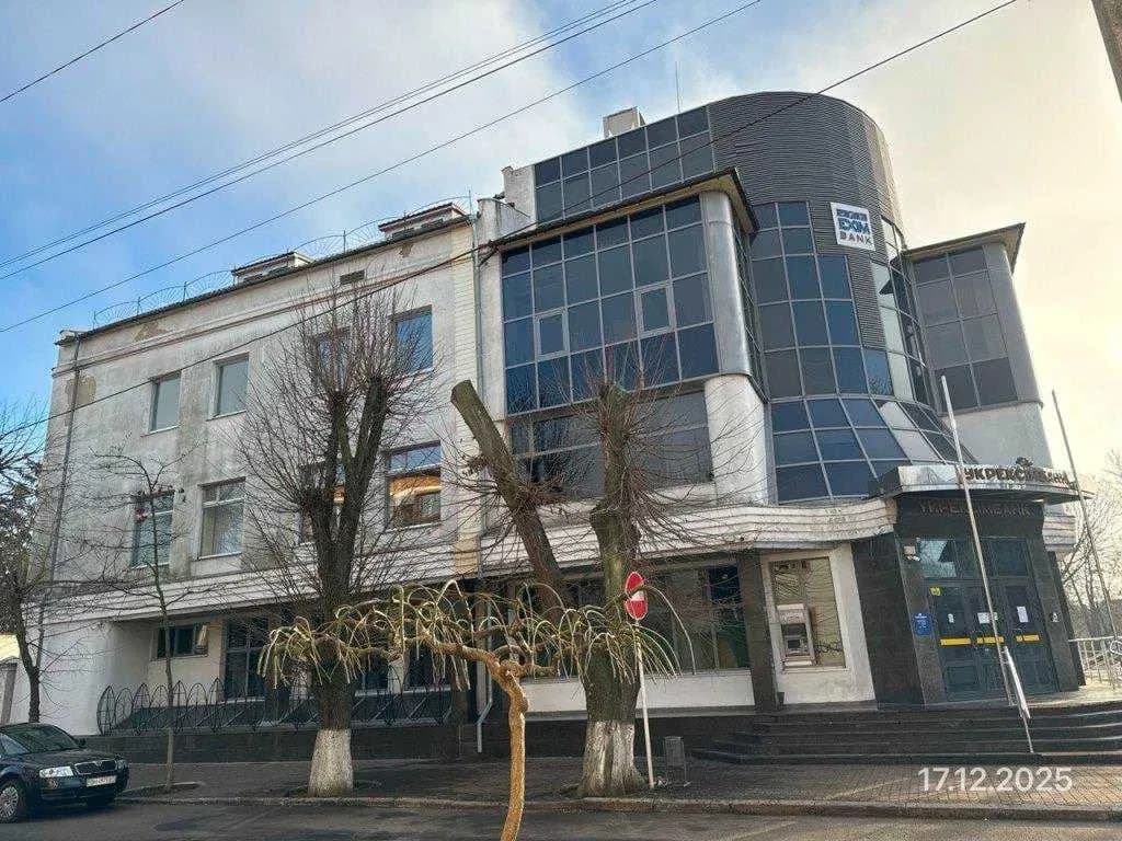 Будівля банку, Ізмаїл: 327 одиниць рухомого майна, аукціон - фото 2