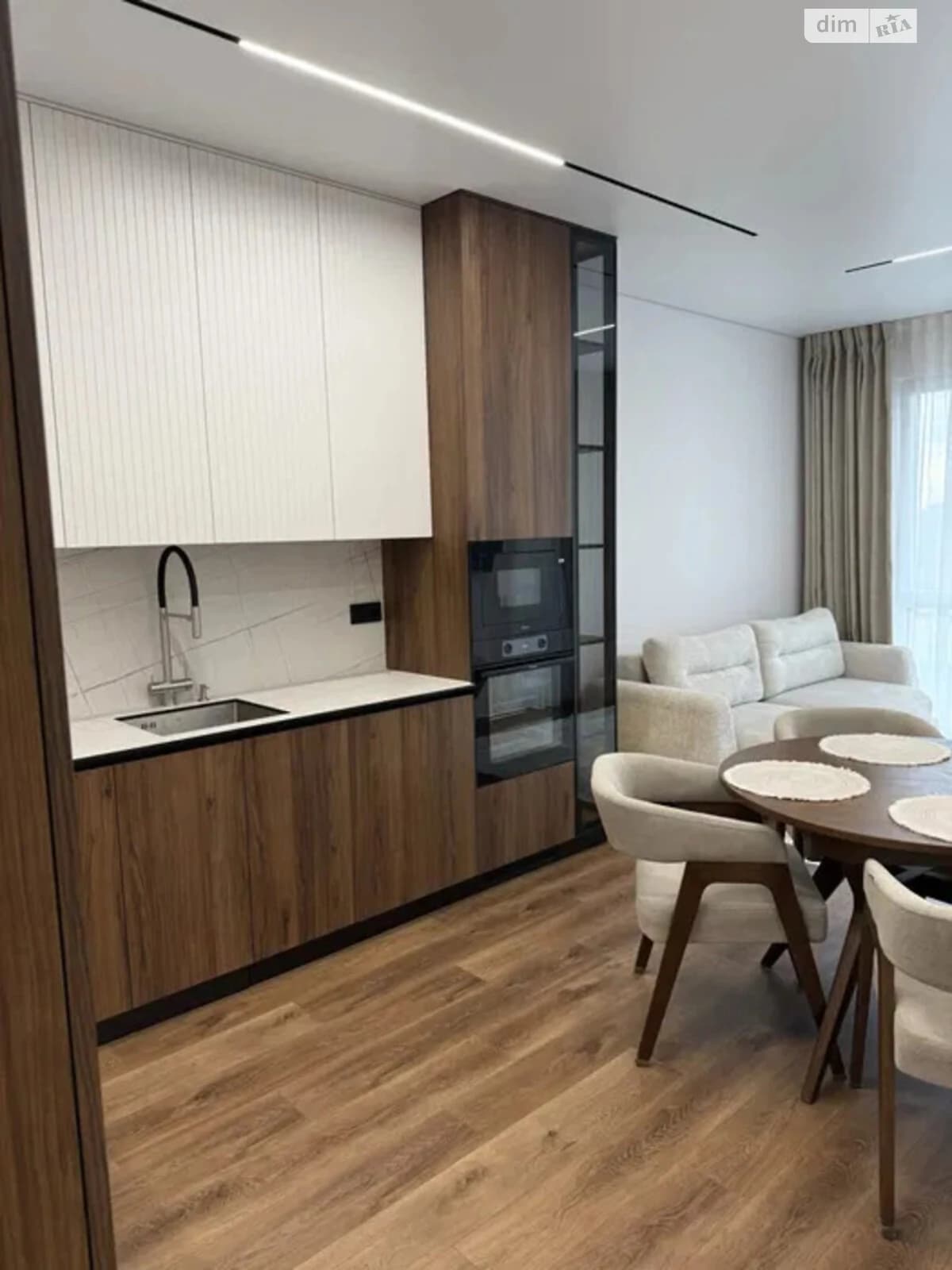 2-кімнатна квартира, Ужгород: дизайнерський ремонт, кухня 17 м² - фото 1