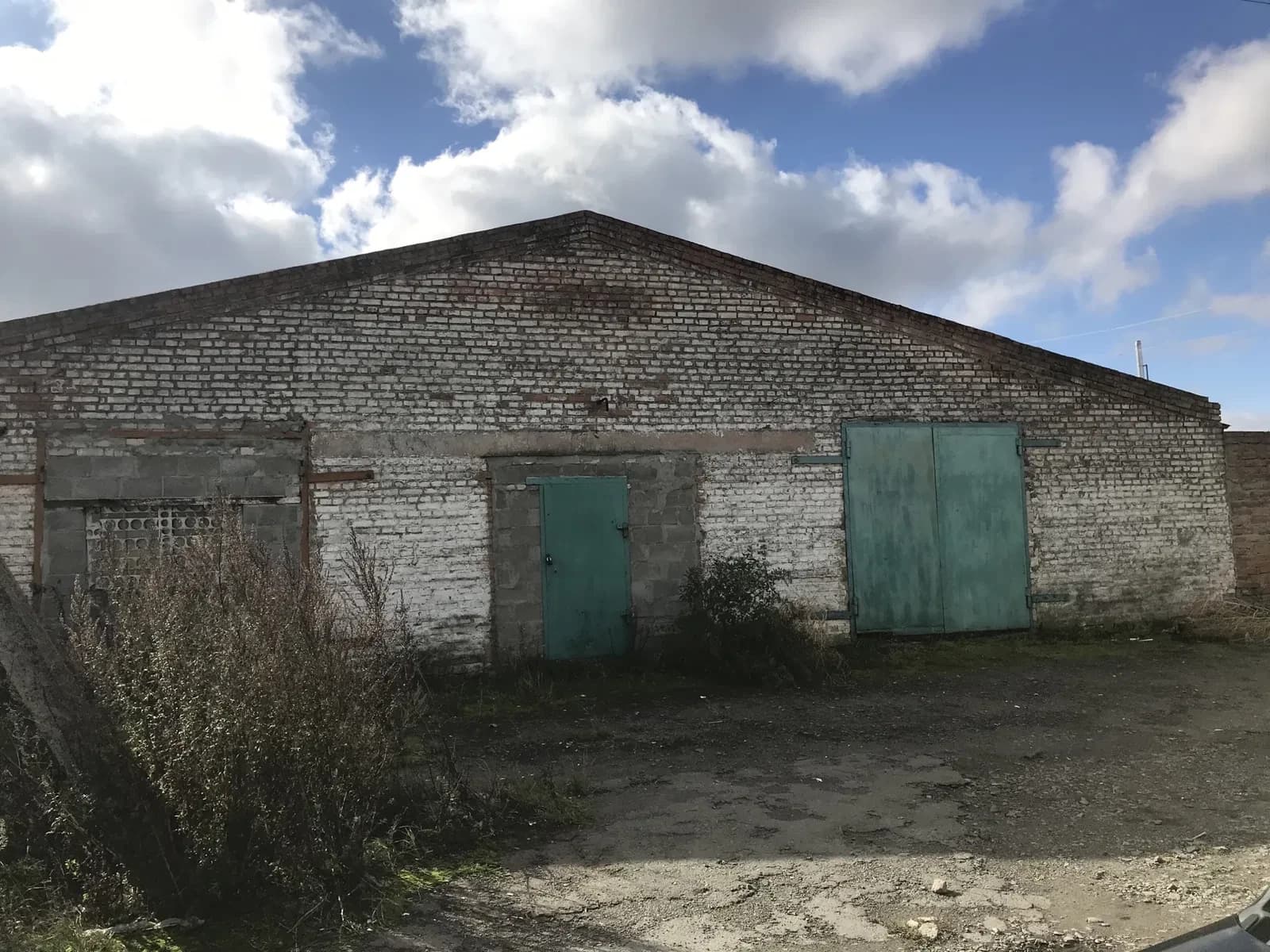 Складське приміщення, Корнин: окремі в’їзди, 3 фази, 30 кВт - фото 1